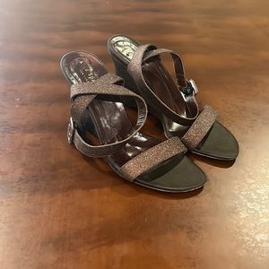 Brown sparkly wedged heels